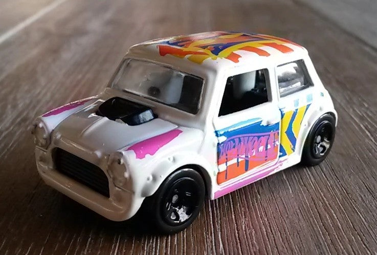 Hot Wheels 2016 #193/250 Morris Mini, NEW/LOOSE, pearl off-white