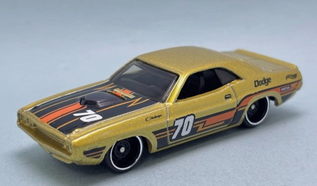 Hot Wheels 2026 #036/250 '70 Dodge Hemi Challenger, NEW/LOOSE, gold