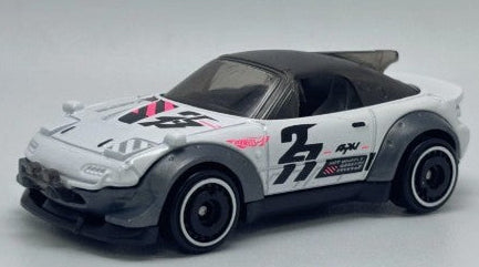Hot Wheels 2026 #001/250 Mazda MX-5 Miata, NEW/LOOSE, white