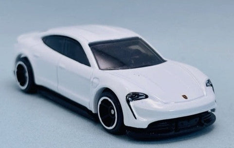 Hot Wheels 2026 #034/250 Porsche Taycan Turbo S, NEW/LOOSE, white