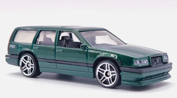 Hot Wheels 2022 #140/250, Volvo 850 Estate, NEW/LOOSE, olive green metallic