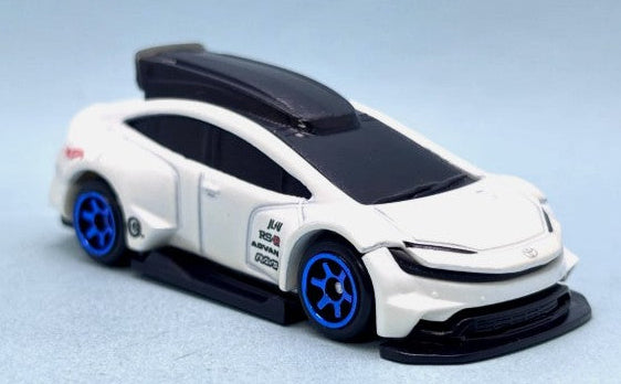 Hot Wheels 2026 #060/250 Toyota Prius Custom, NEW/LOOSE, white (roof box variant)