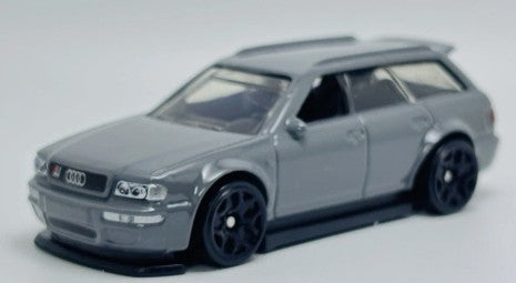 Hot Wheels 2026 #175/250 '94 Audi Avant RS2, NEW/LOOSE, grey
