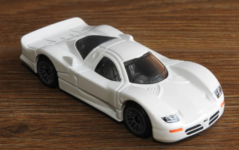 Hot Wheels 2022 #064/250, Nissan R390 GT1, NEW/LOOSE, white