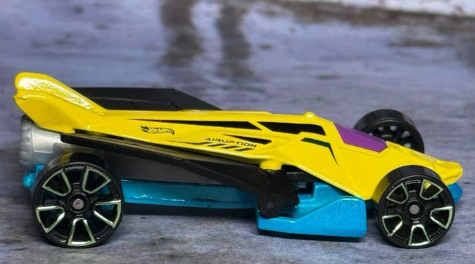 Hot Wheels 2023 #019/250 Airuption, NEW/LOOSE, yellow