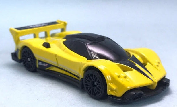 Hot Wheels 2024 #099/250 Pagani Zonda R, NEW/LOOSE,yellow