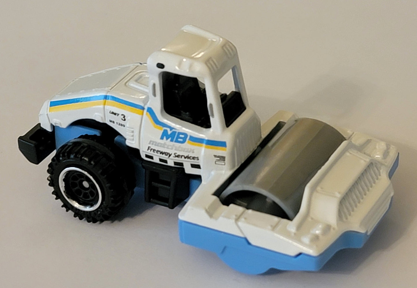Matchbox 2025 #050/100 Road Roller, NEW/LOOSE, white