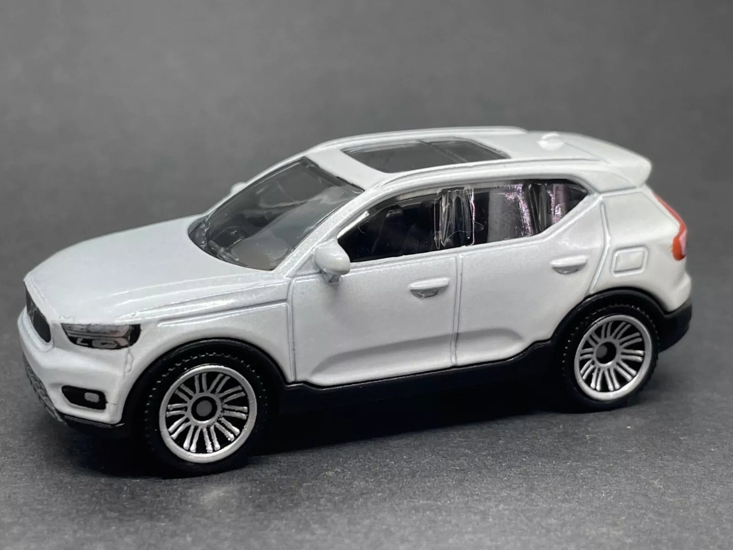 Matchbox 2023 #085/125 Volvo XC40, NEW/LOOSE, white