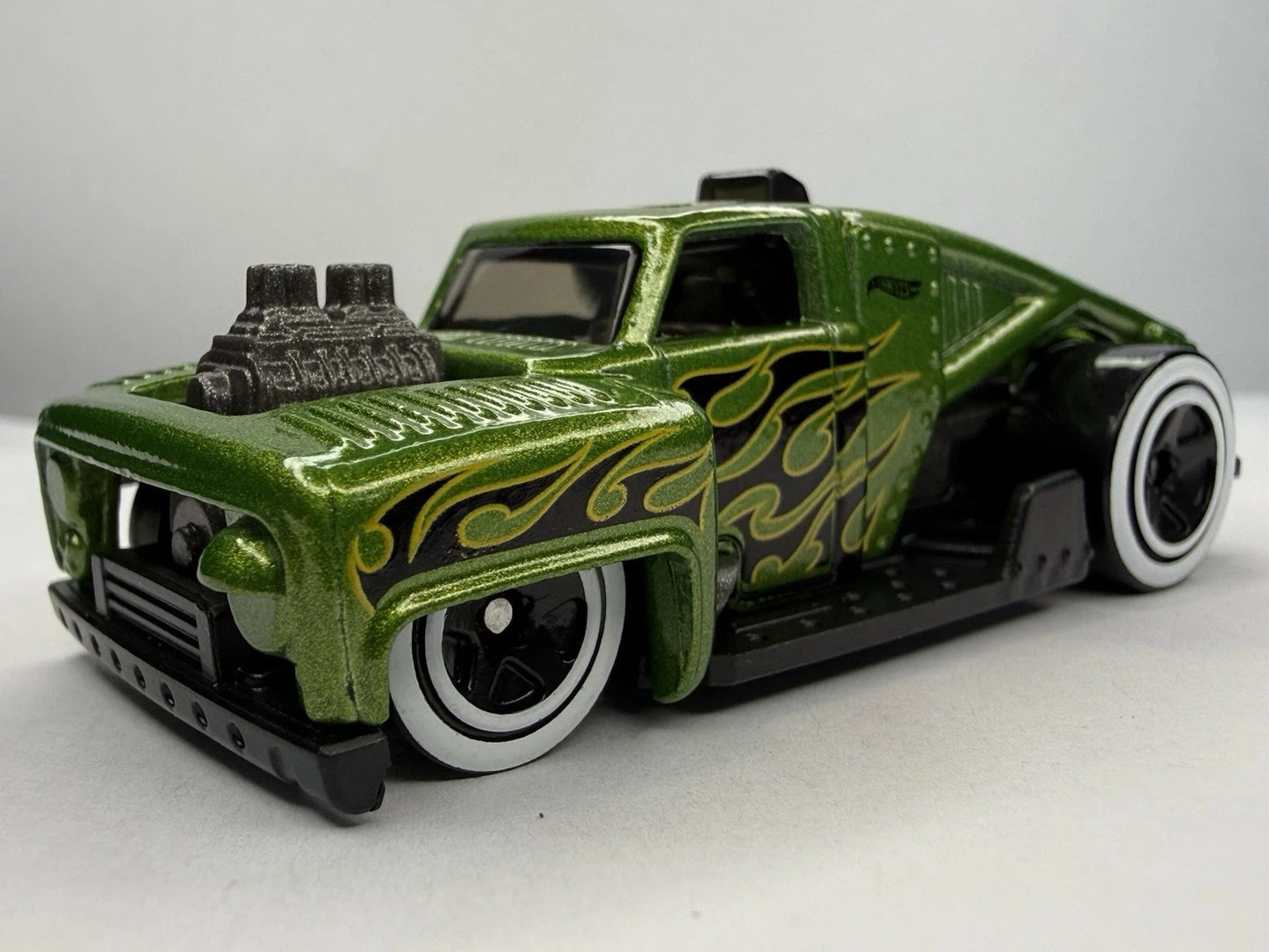 Hot Wheels 2026 #117/250, Erikenstein Rod, NEW/LOOSE, metalflake green