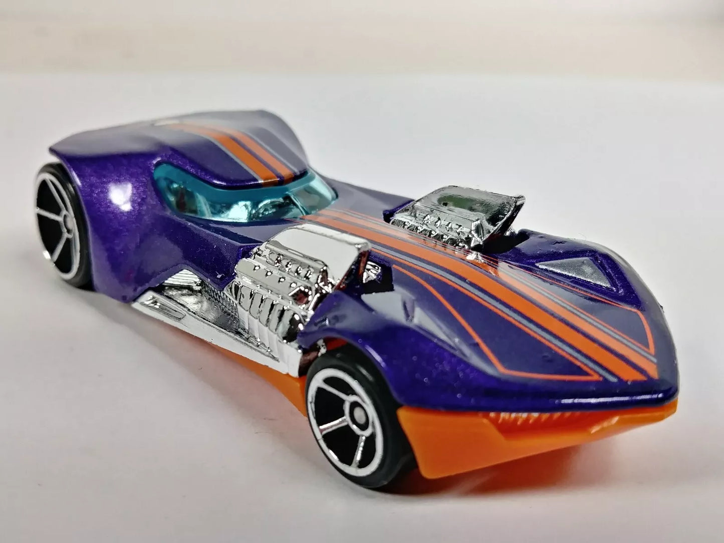 Hot Wheels 2022 #234/250 Twin Mill III, NEW/LOOSE, metalflake purple