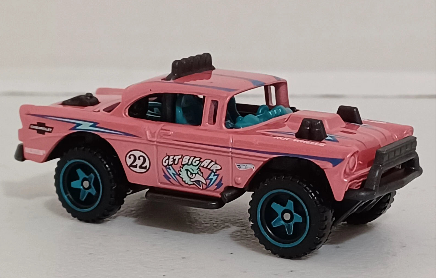 Hot Wheels 2022 #112/250 Big-Air Bel-Air, NEW/LOOSE, metalflake pink