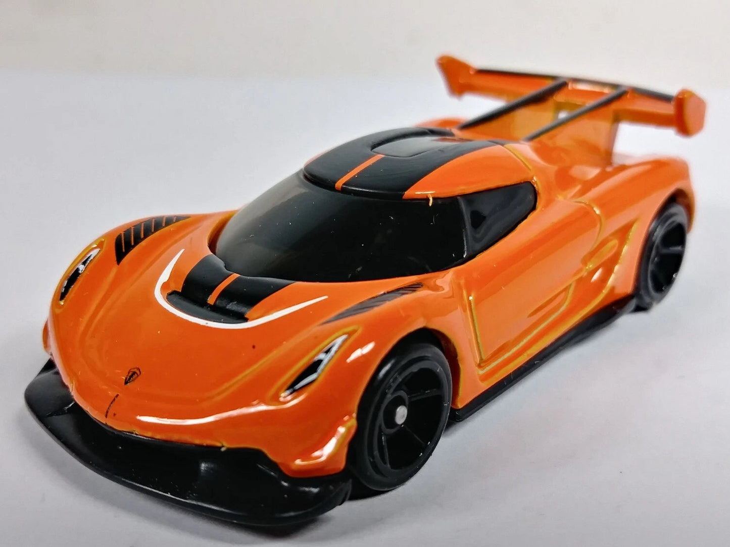 Hot Wheels 2024 #184/250, 2020 Koenigsegg Jesko, NEW/LOOSE, orange