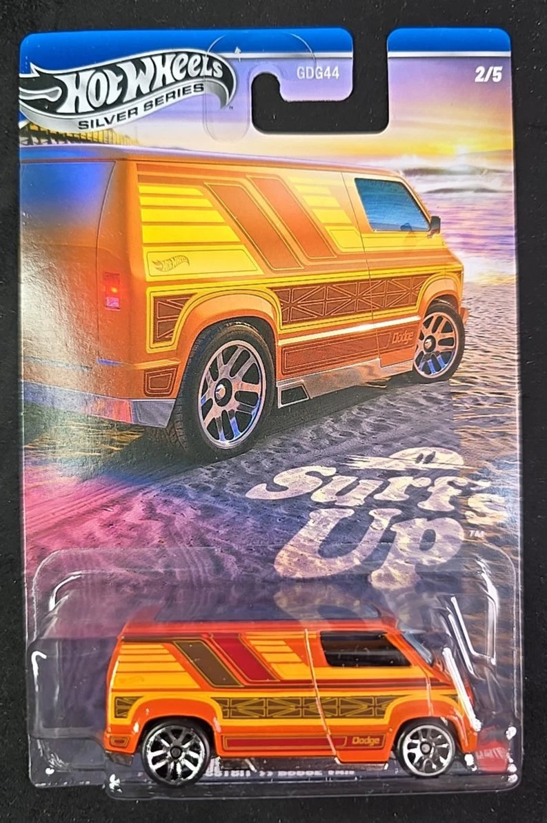 Hot Wheels 2025 Surf's Up Series 2/5 Custom '77 Dodge Van, orange