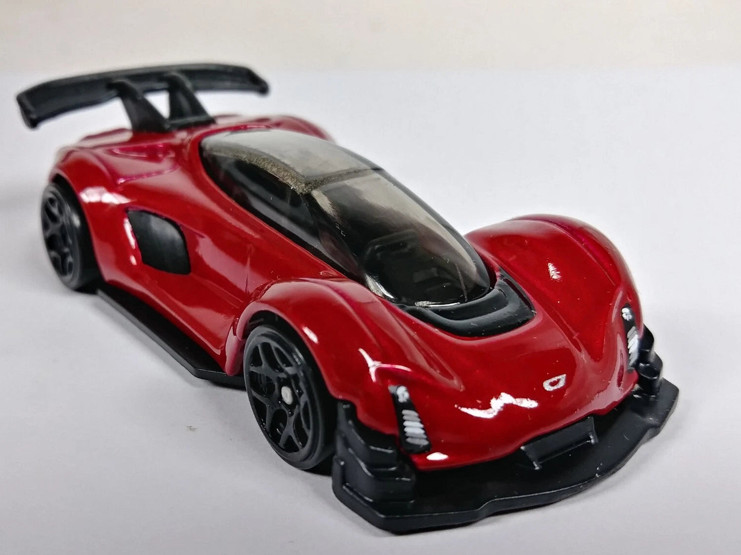 Hot Wheels 2024 #013/250 Czinger 21C, NEW/LOOSE, red