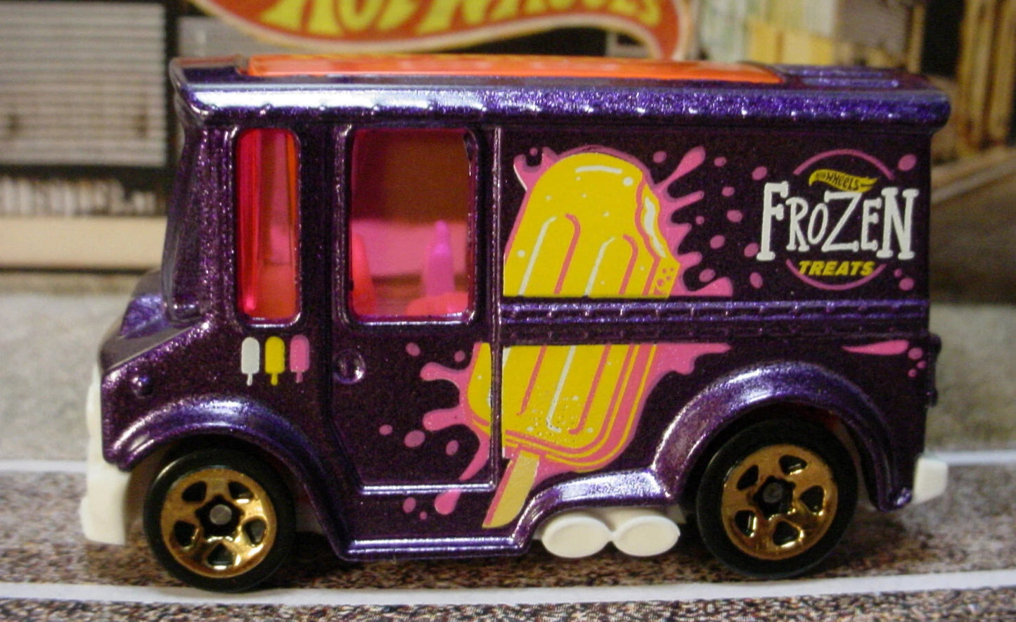 Hot Wheels Multipack Exclusive Bread Box, NEW/LOOSE, purple