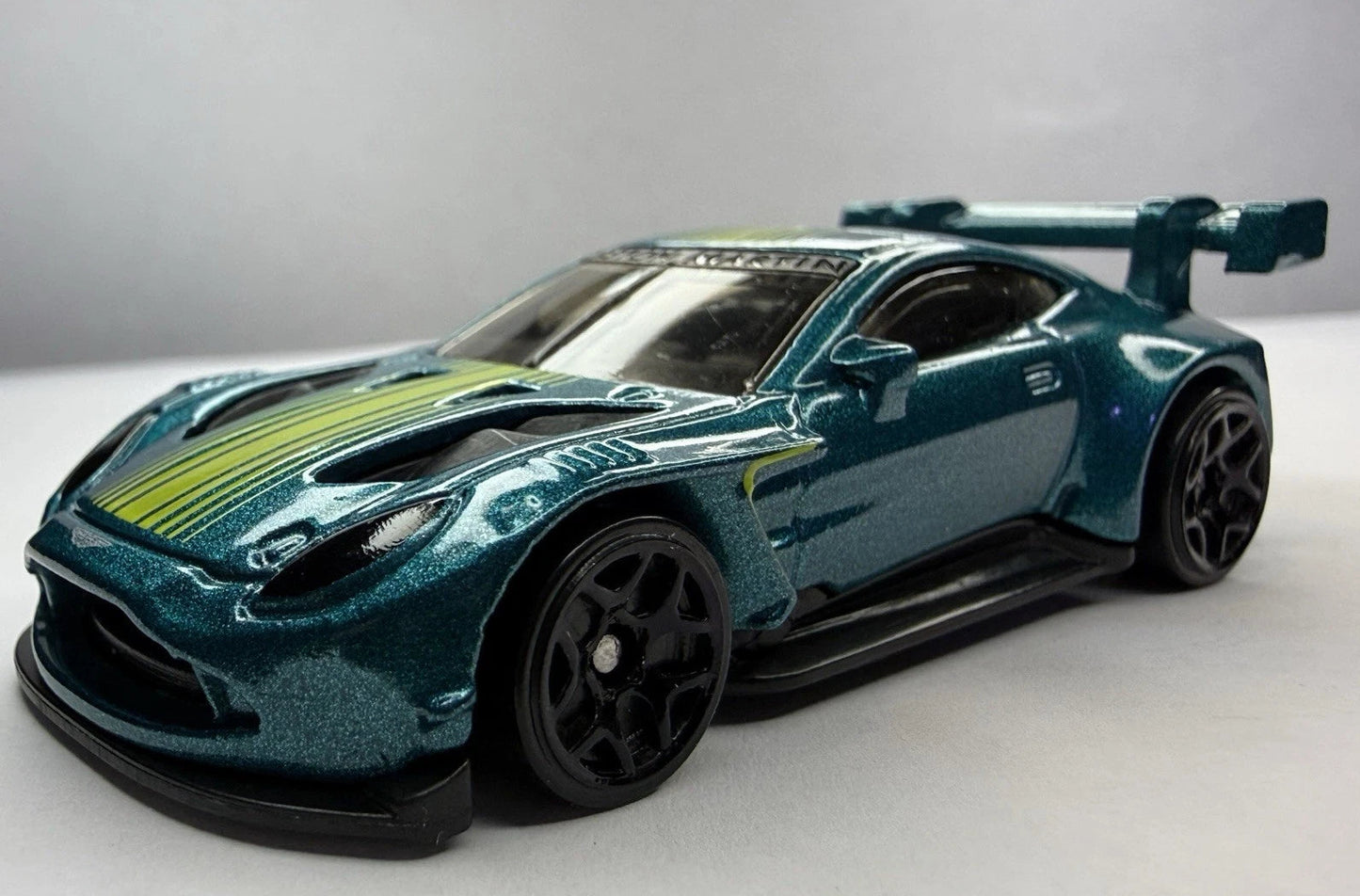 Hot Wheels 2026 #125/250, 2024 Aston Martin Vantage GT3, NEW/LOOSE, metalflake racing green