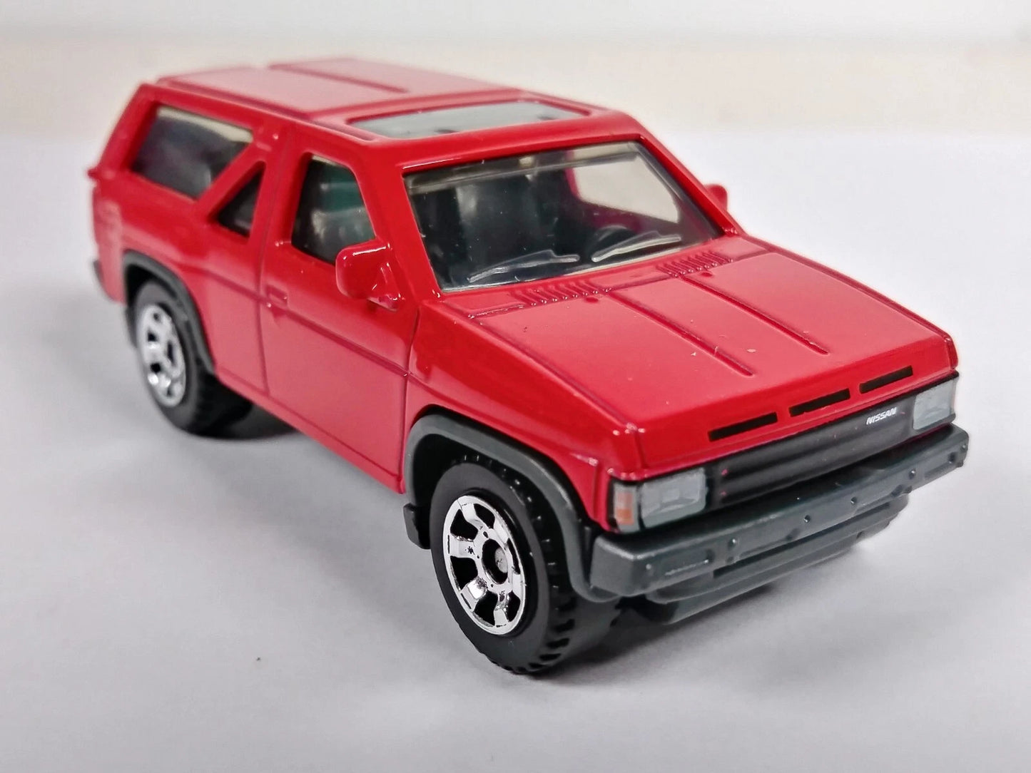 Matchbox 2024 #054/100 Nissan Pathfinder, NEW/LOOSE, red