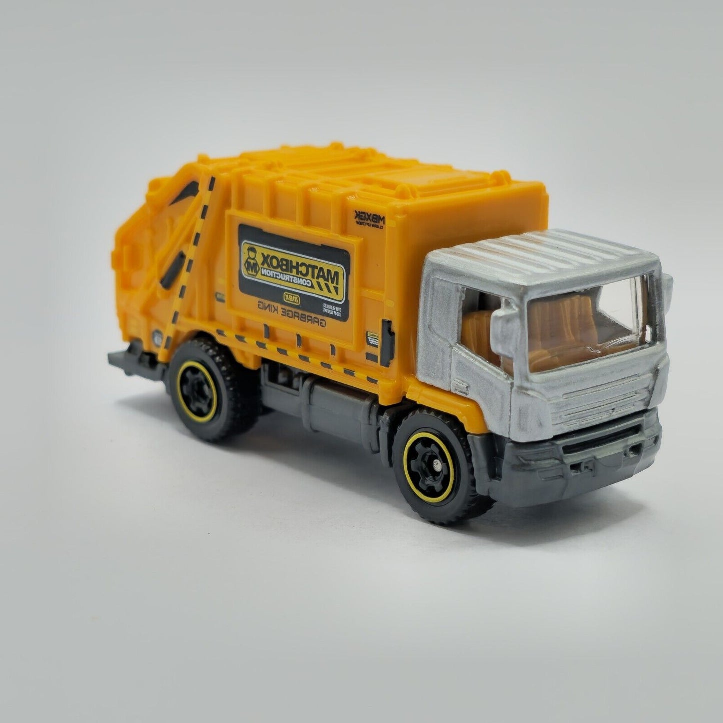 Matchbox 2023 #061/250 Garbage King, NEW/LOOSE, silver/yellow