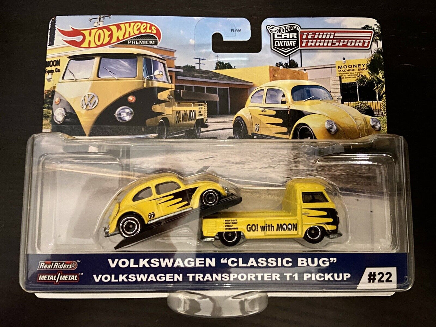 Hot Wheels Car Culture Team Transport #22 Volkswagen Classic Bug & Transporter T1 Pickup