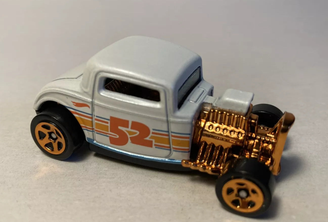 Hot Wheels 2020 52nd Anniversary Pearl & Chrome '32 Ford, NEW/LOOSE, white (Copy)