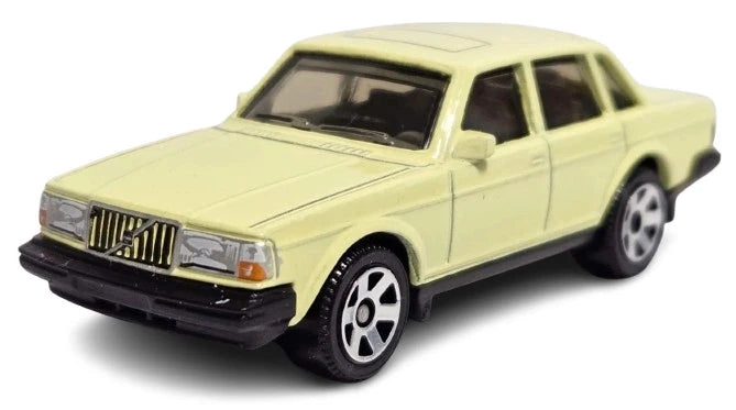 Matchbox 2025 #122/100, 1986 Volvo 240, NEW/LOOSE, cream yellow