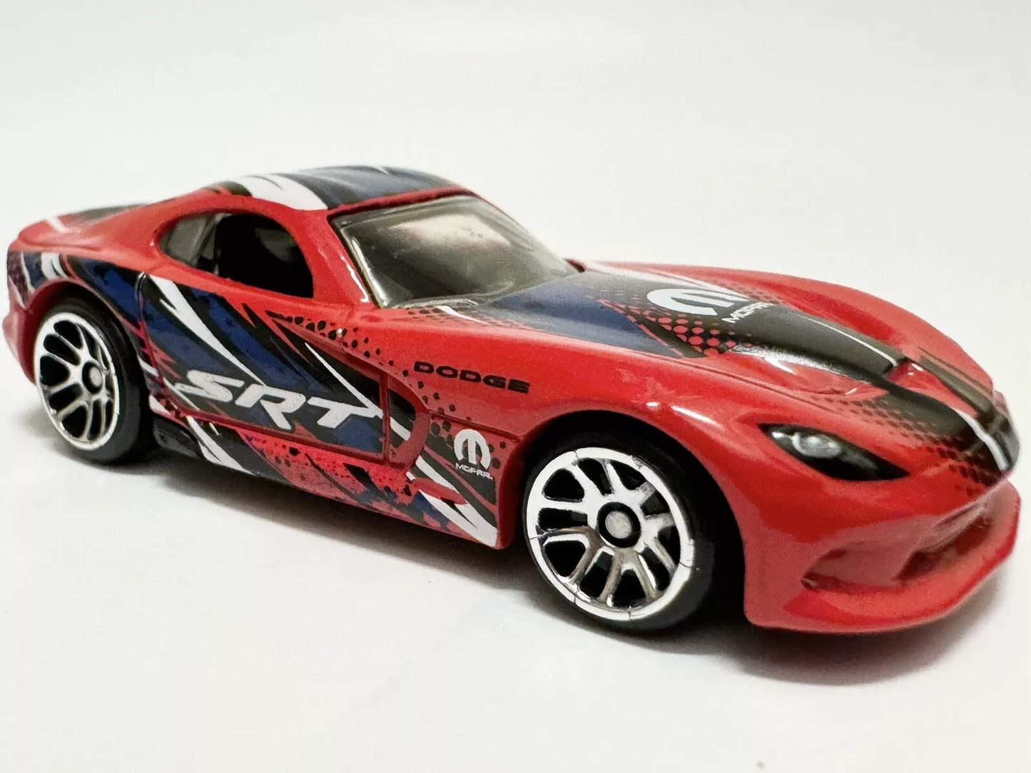 Hot Wheels 2024 Stars & Stripes 1/5 2013 SRT Viper, NEW/LOOSE, red