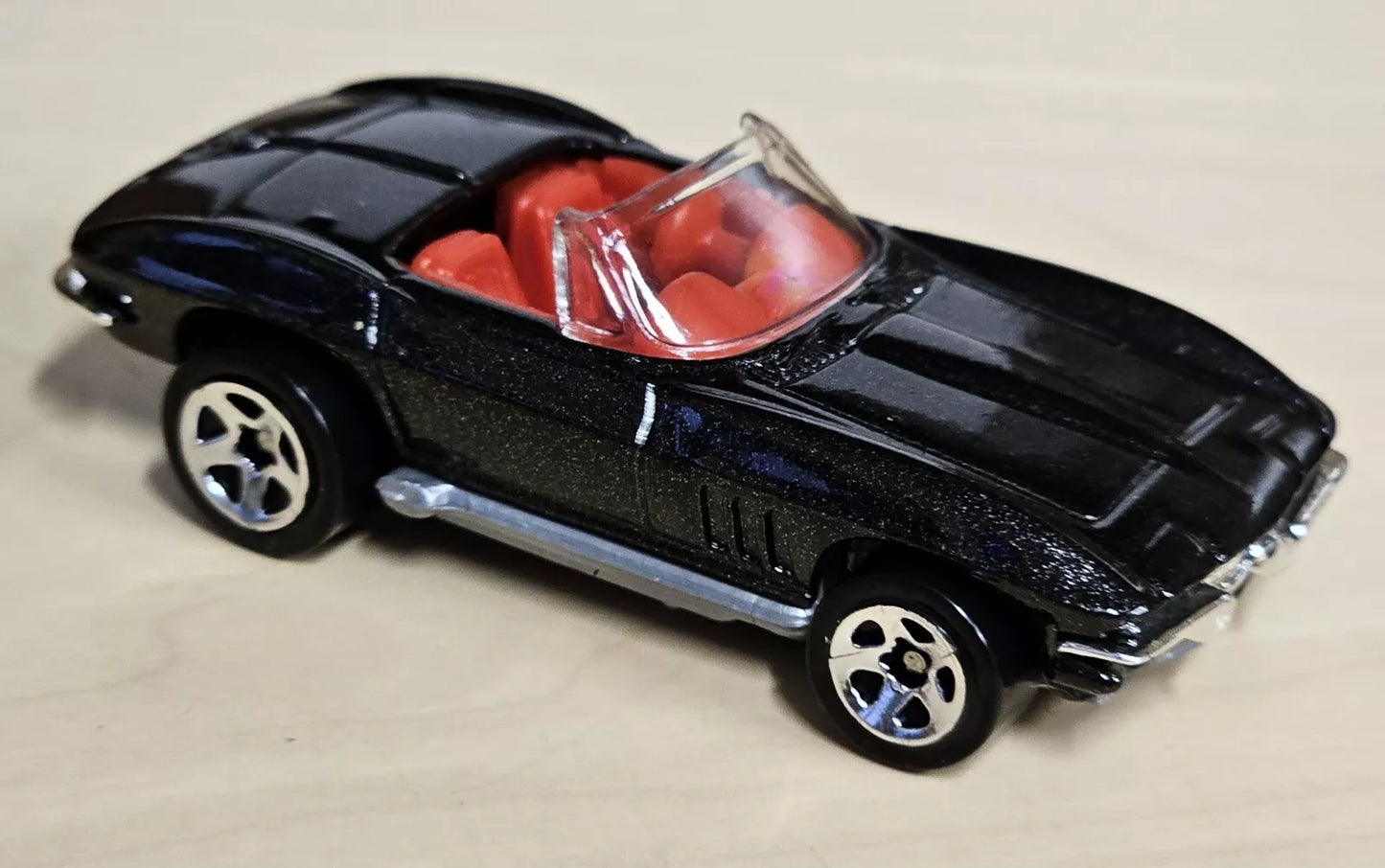 Hot Wheels 2000 #79 '65 Corvette Convertible, black, new/loose