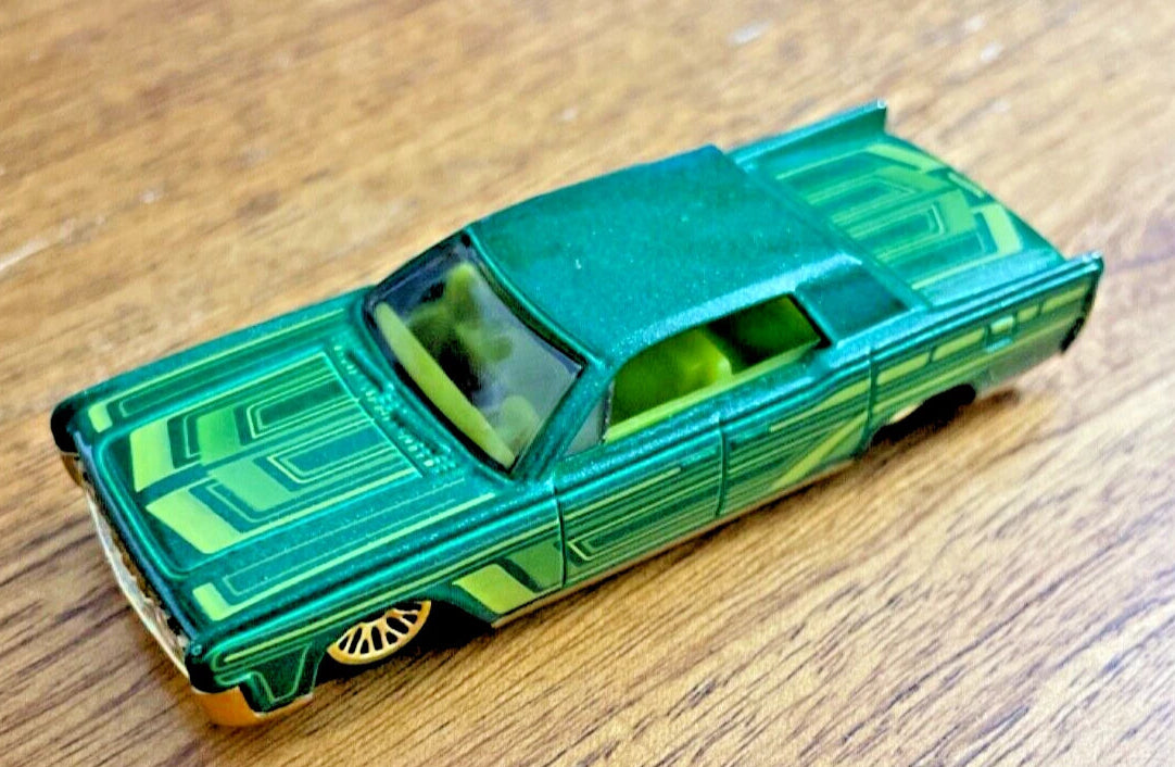 Hot Wheels 2023 #246/250 '64 Lincoln Continental,RETAILER EXCLUSIVE, NEW/LOOSE, green