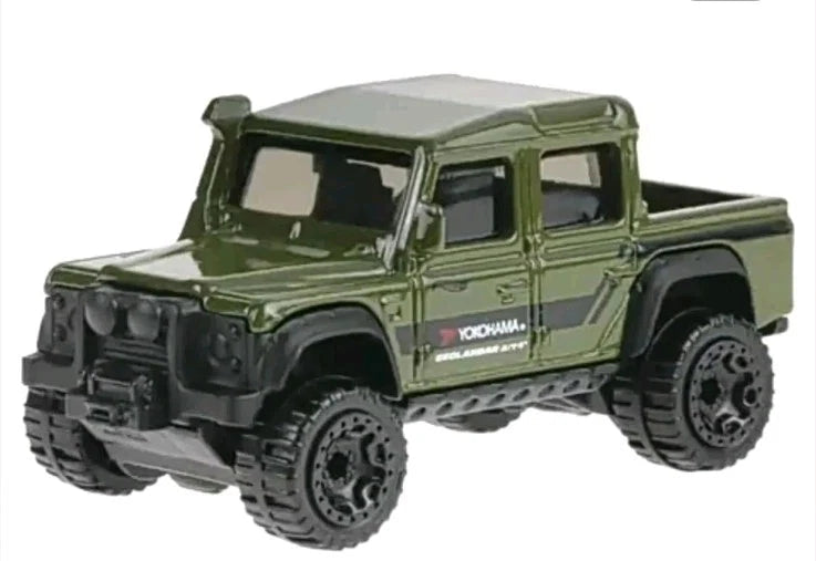 Hot Wheels 2025 #179/250, '15 Land Rover Defender Double Cab, RETAILER EXCLUSIVE, NEW/LOOSE, dark green