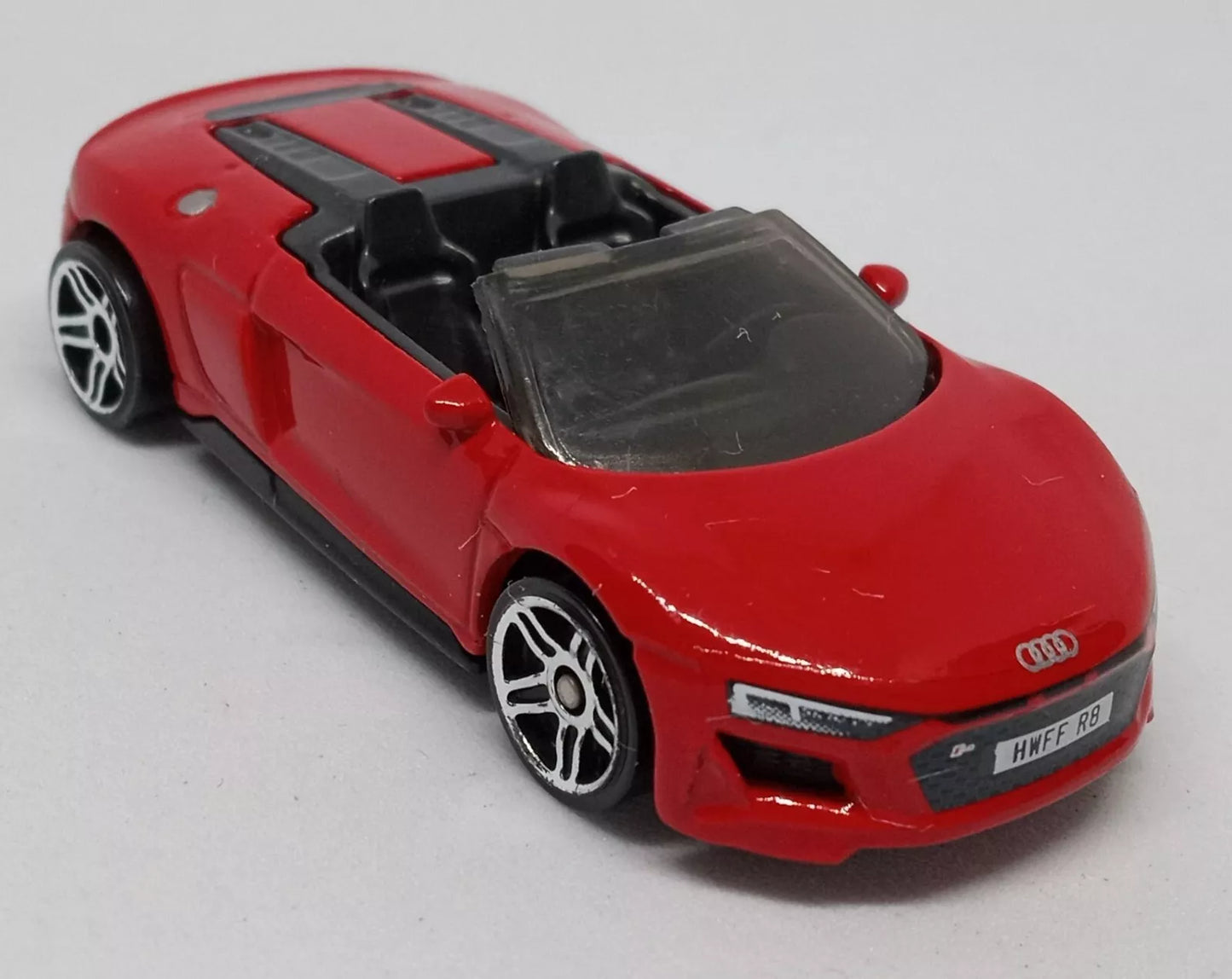 Hot Wheels 2020 #175/250 2019 Audi R8 Spyder, NEW/LOOSE, red