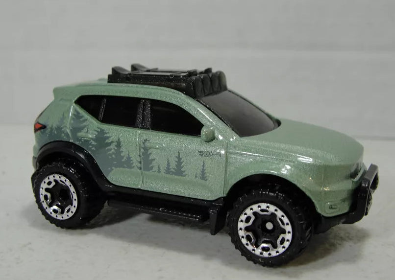 Hot Wheels 2023 #201/250 Volvo Recharge XC40, NEW/LOOSE, sage green