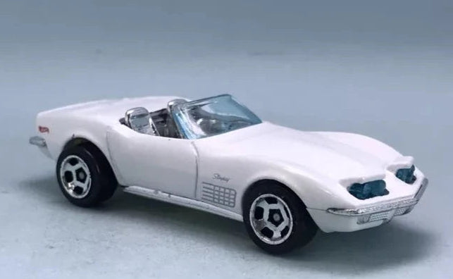 Hot Wheels 2024 #047/250 '72 Stingray Convertible, NEW/LOOSE, white