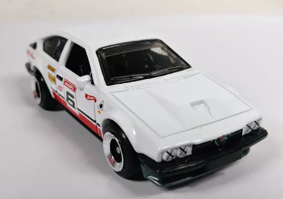 Hot Wheels 2023 #185/250 Alfa Romeo GTV6 3.0, NEW/LOOSE, white