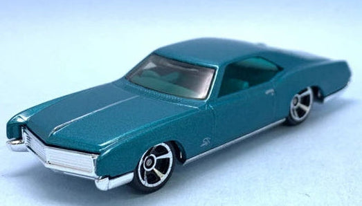Hot Wheels 2025 #050/250 '66 Buick Riviera, NEW/LOOSE, teal