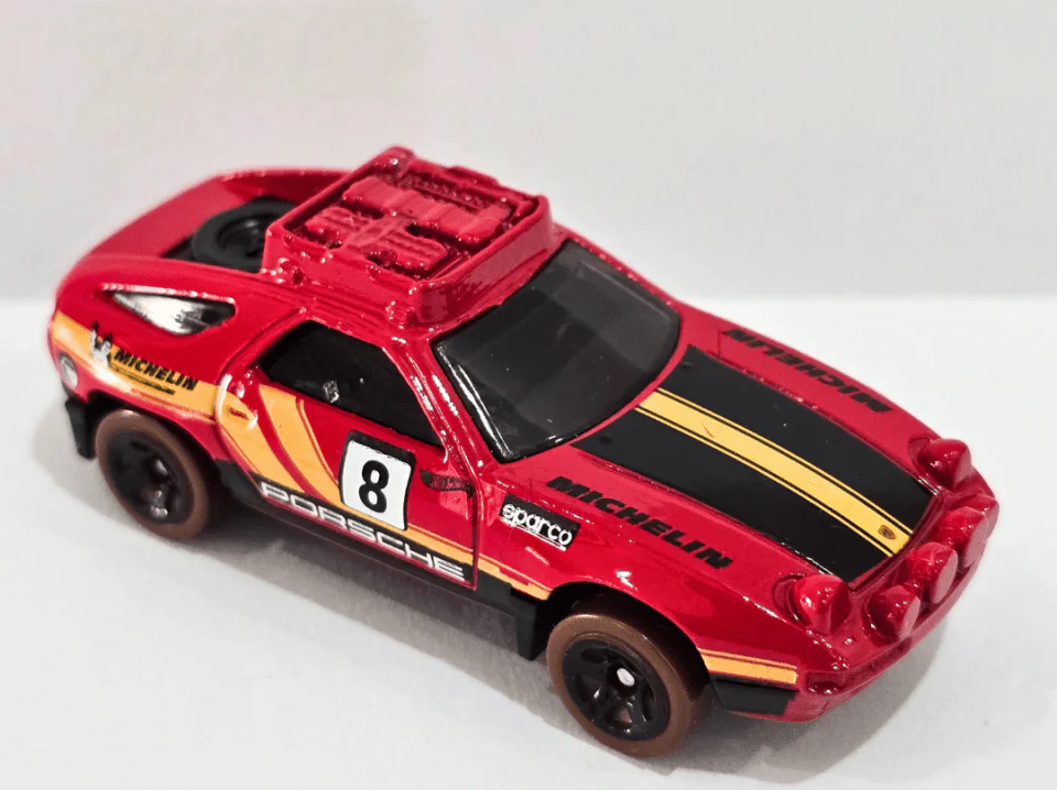 Hot Wheels 2024 #245/250 Porsche 928S Safari, TREASURE HUNT, NEW/LOOSE, red