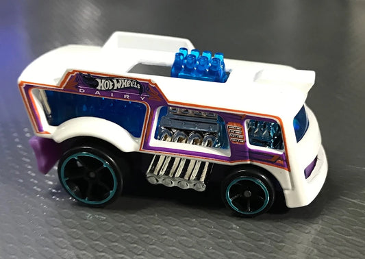 Hot Wheels 2020 #018/250 Chill Mill, NEW/LOOSE, white
