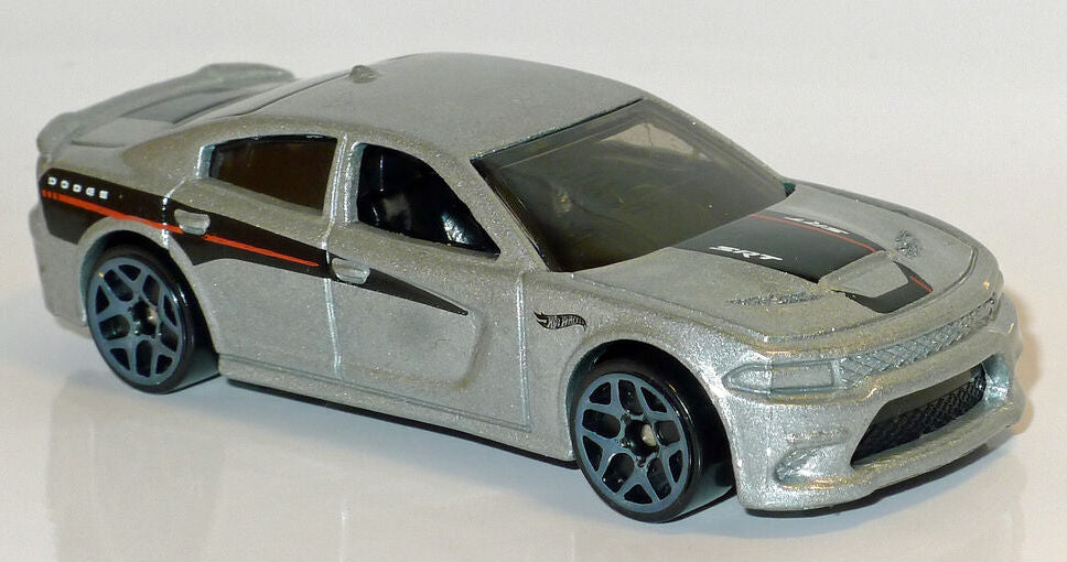 Hot Wheels 2018 #066/365 '15 Dodge Charger SRT, NEW/LOOSE, silver