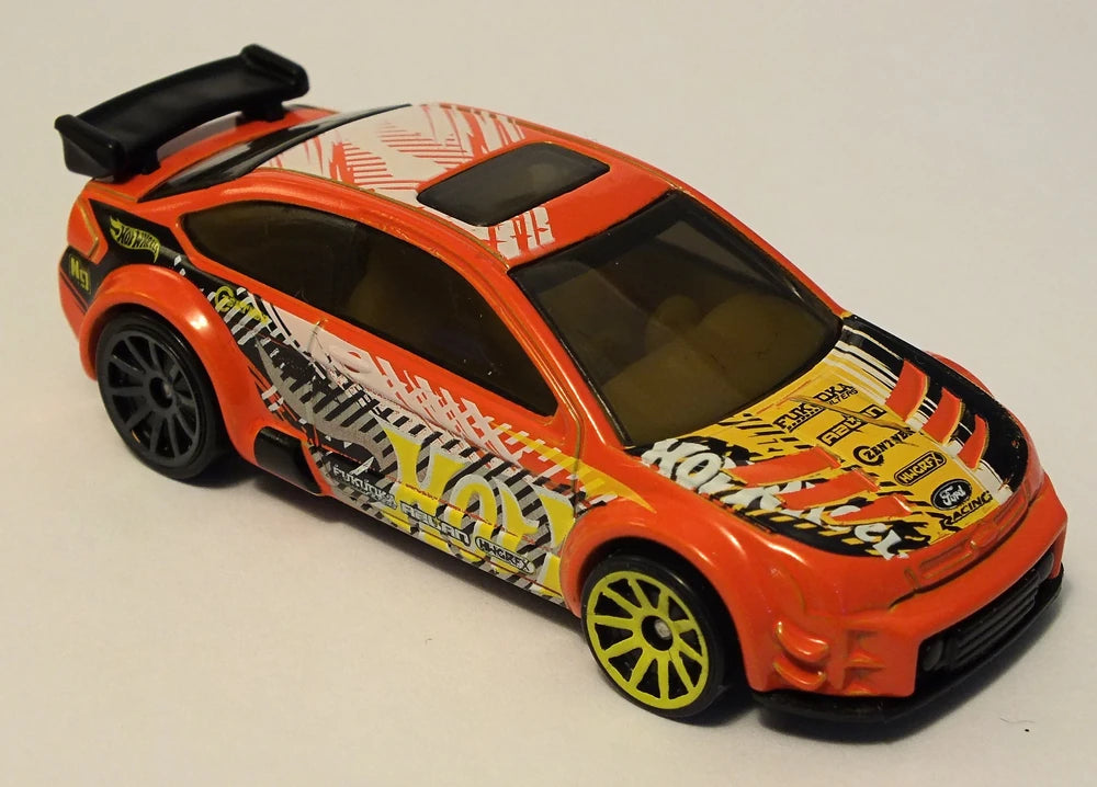 Hot Wheels 2013 #084/250 '08 Ford Focus, NEW/LOOSE, orange