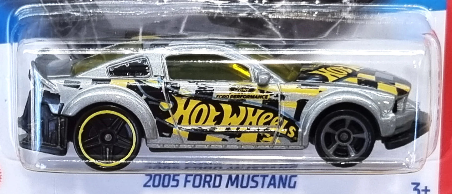 Hot Wheels 2022 #146/250 2005 Ford Mustang, NEW/LOOSE, silver