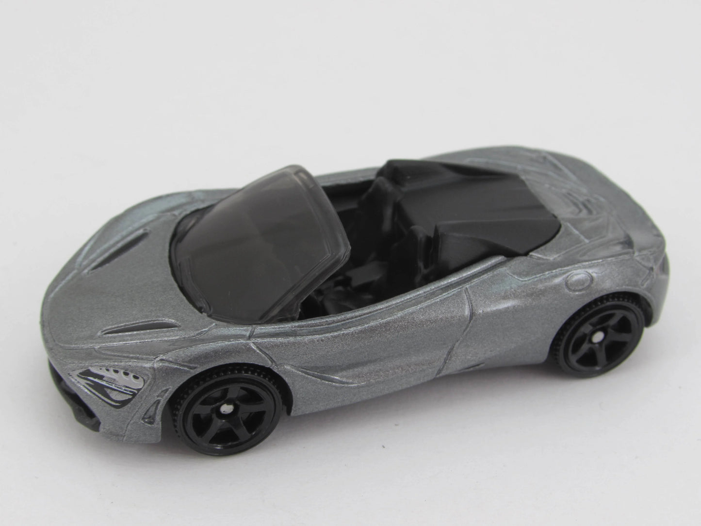 Matchbox 2023 #066/100 McLaren 720S Spyder, silver