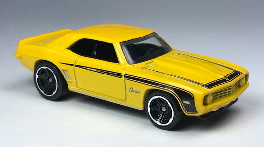 Hot Wheels 2022 #193/250 '69 COPO Camaro, NEW/LOOSE, yellow