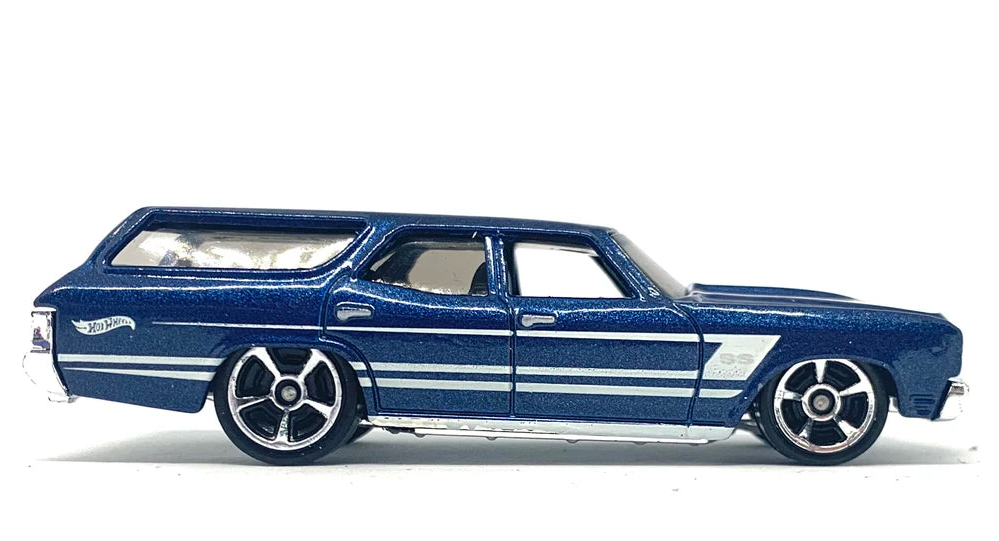 Hot Wheels 2022 #111/250 '70 Chevelle SS Wagon, NEW/LOOSE, metalflake blue