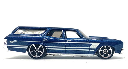 Hot Wheels 2022 #111/250 '70 Chevelle SS Wagon, NEW/LOOSE, metalflake blue