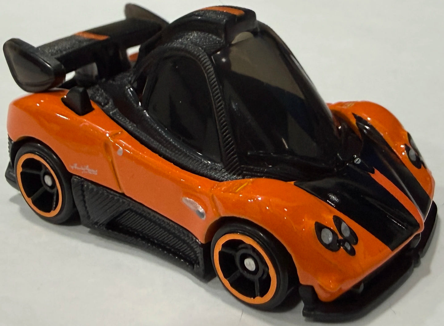 Hot Wheels 2026 #026/250, Pagani Zonda Cinque (Toon'd), NEW/LOOSE, orange
