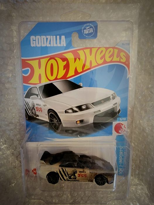 ID Custom #3 - Hot Wheels 2024 Nissan Skyline GT-R (BCNR33), white (CUSTOMIZED)