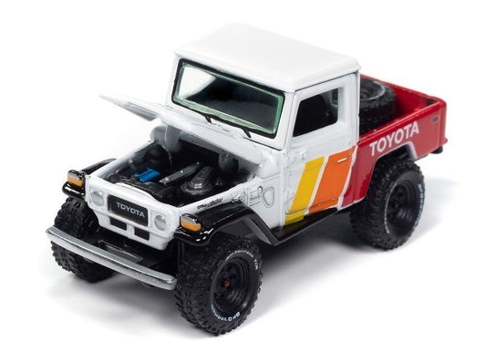 Johnny Lightning, 1980 Toyota Land Cruiser (from Tow & Go set), NEW/LOOSE, white