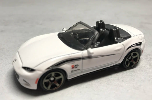 Matchbox 2022 #061/102 2015 Mazda MX-5 Miata, NEW/LOOSE, white