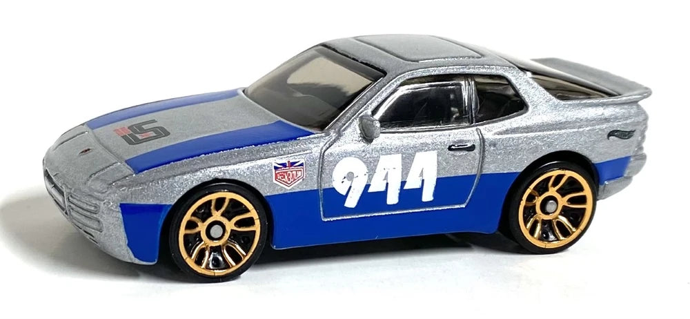 Hot Wheels 2021 #045/250 '89 Porsche 944 Turbo, NEW/LOOSE, silver