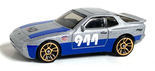 Hot Wheels 2021 #045/250 '89 Porsche 944 Turbo, NEW/LOOSE, silver