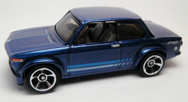 Hot Wheels 2013 #154/250, BMW 2002, NEW/LOOSE, metalflake blue (chrome MC5)